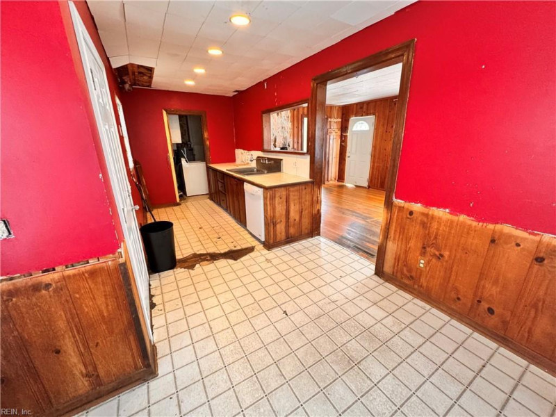 Photo 16 of 23 residential for sale in Hampton virginia