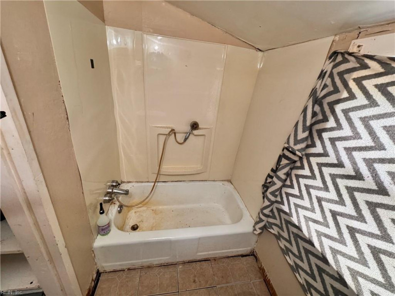 Photo 7 of 23 residential for sale in Hampton virginia