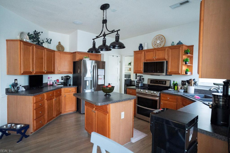 Photo 5 of 27 residential for sale in Virginia Beach virginia