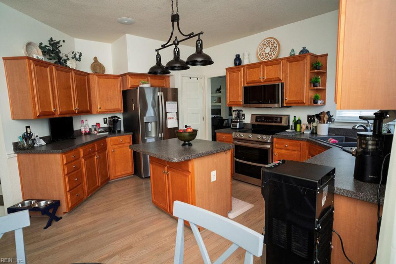 Photo 8 of 27 residential for sale in Virginia Beach virginia