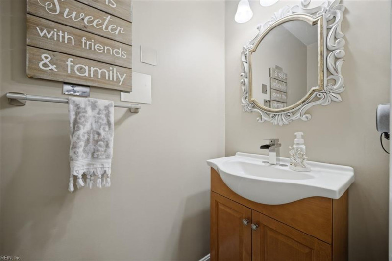 Photo 13 of 42 residential for sale in Virginia Beach virginia