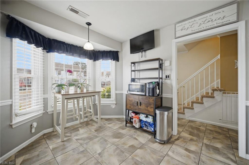Photo 15 of 42 residential for sale in Virginia Beach virginia