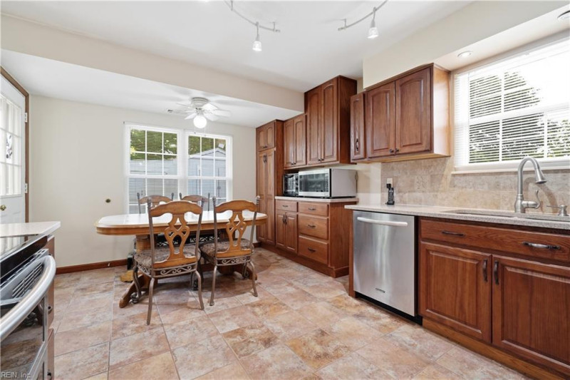 Photo 8 of 25 residential for sale in Virginia Beach virginia