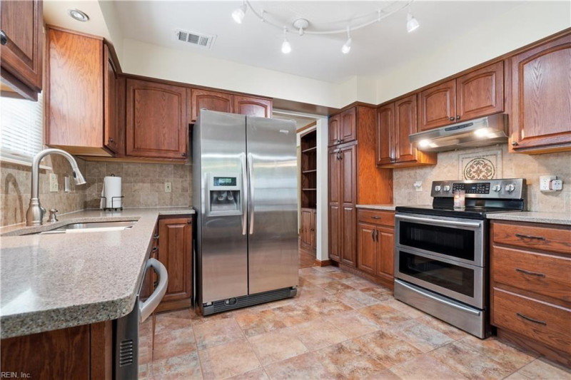 Photo 9 of 25 residential for sale in Virginia Beach virginia