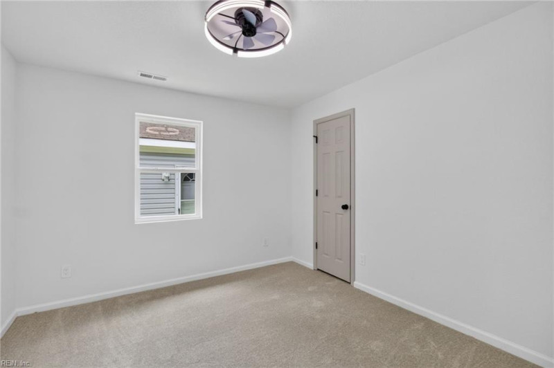 Photo 14 of 27 residential for sale in Chesapeake virginia