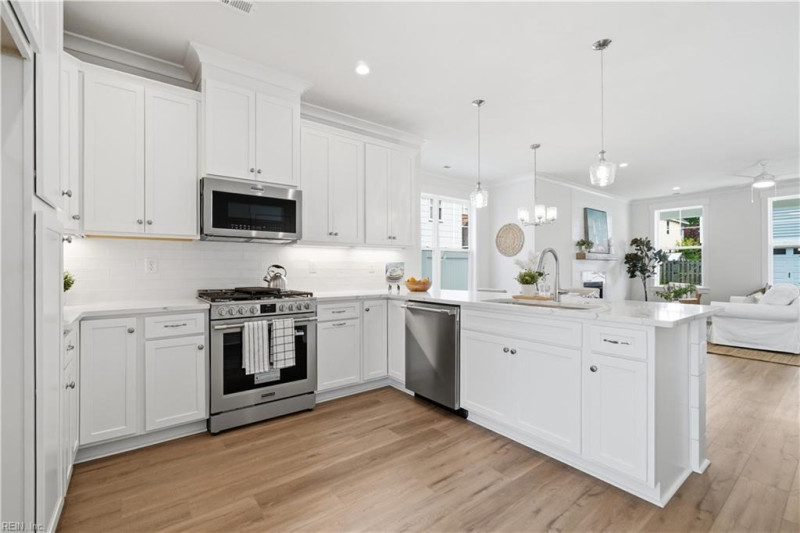 Photo 10 of 39 residential for sale in Virginia Beach virginia