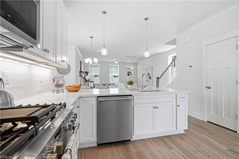 Photo 12 of 39 residential for sale in Virginia Beach virginia