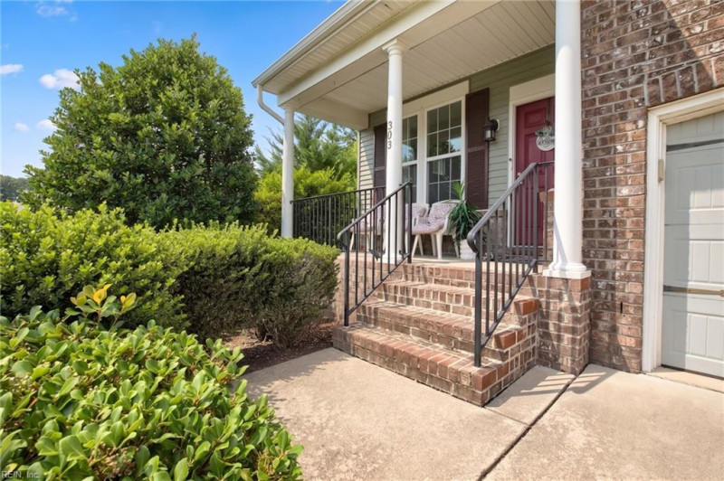 Photo 3 of 26 residential for sale in York County virginia