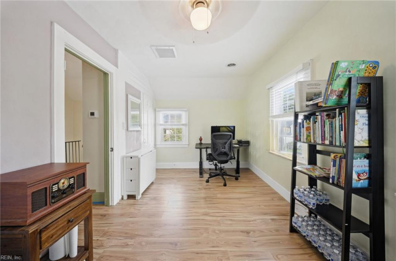Photo 10 of 27 residential for sale in Portsmouth virginia