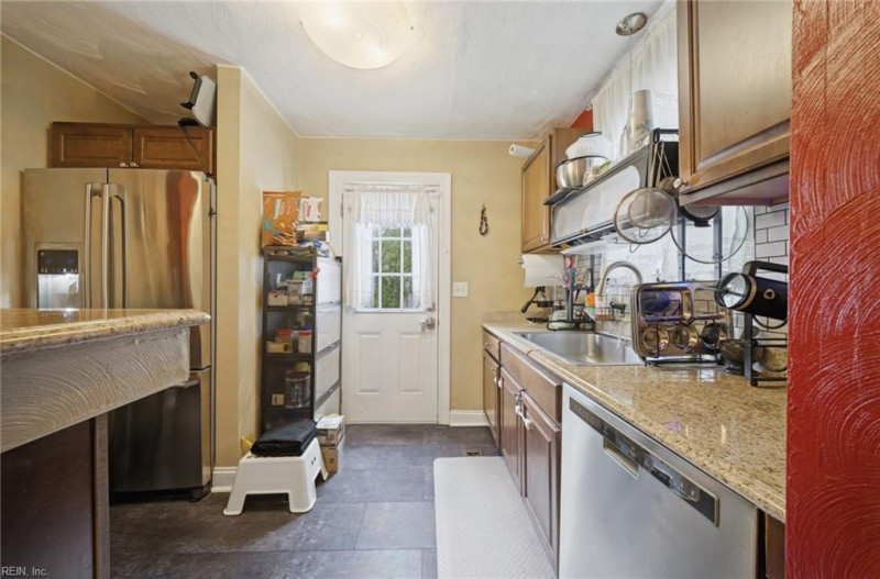 Photo 22 of 27 residential for sale in Portsmouth virginia