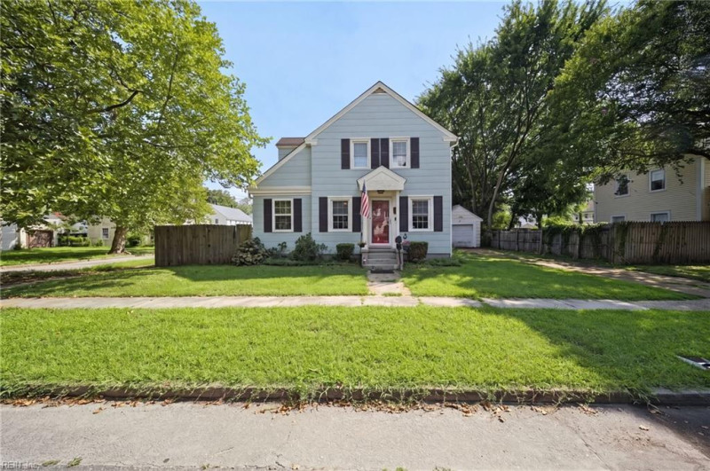 Photo 3 of 27 residential for sale in Portsmouth virginia