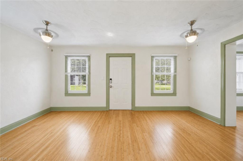 Photo 5 of 27 residential for sale in Portsmouth virginia