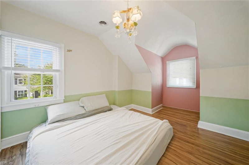 Photo 7 of 27 residential for sale in Portsmouth virginia