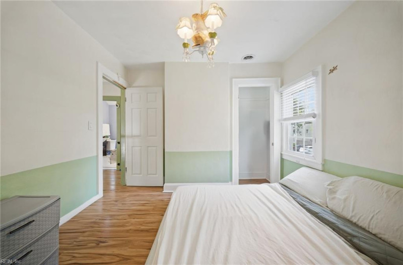 Photo 8 of 27 residential for sale in Portsmouth virginia