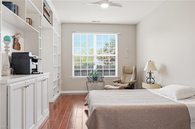 Photo 13 of 33 residential for sale in Chesapeake virginia