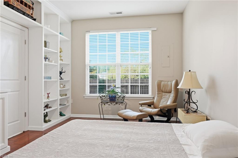 Photo 14 of 33 residential for sale in Chesapeake virginia