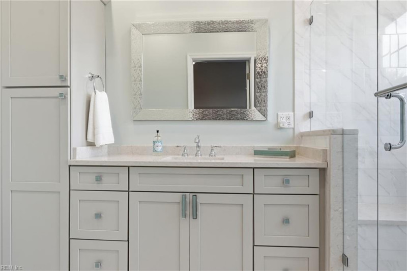 Photo 16 of 33 residential for sale in Chesapeake virginia