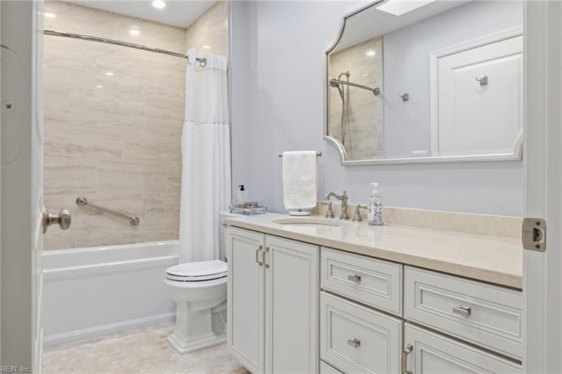 Photo 20 of 33 residential for sale in Chesapeake virginia