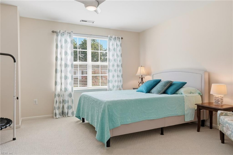Photo 21 of 33 residential for sale in Chesapeake virginia