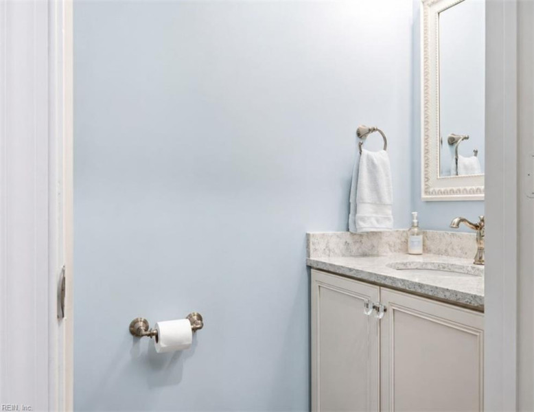 Photo 7 of 33 residential for sale in Chesapeake virginia
