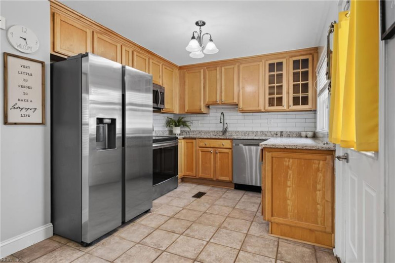 Photo 11 of 43 residential for sale in Norfolk virginia