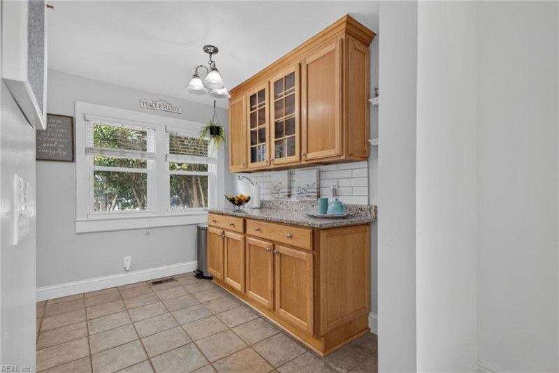 Photo 14 of 43 residential for sale in Norfolk virginia