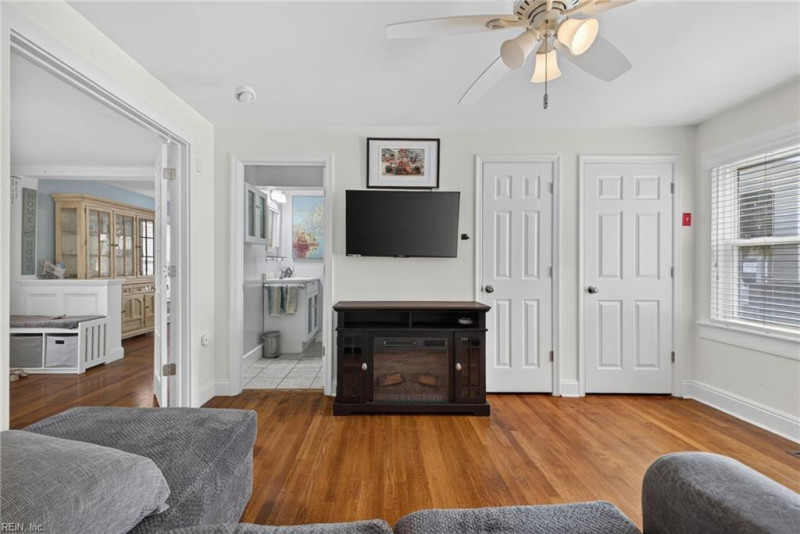 Photo 17 of 43 residential for sale in Norfolk virginia
