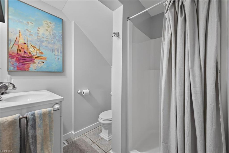 Photo 18 of 43 residential for sale in Norfolk virginia