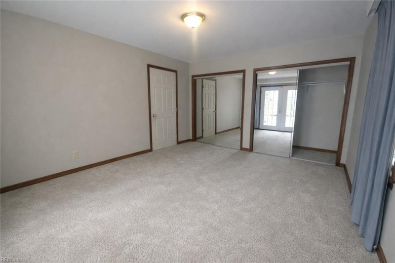 Photo 11 of 19 residential for sale in Hampton virginia
