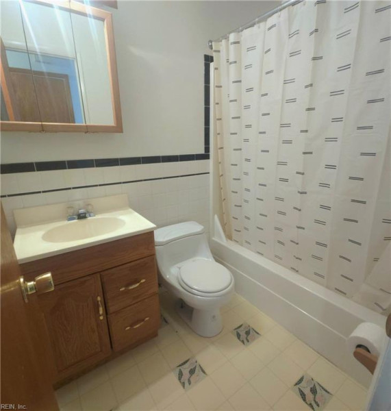 Photo 12 of 19 residential for sale in Hampton virginia