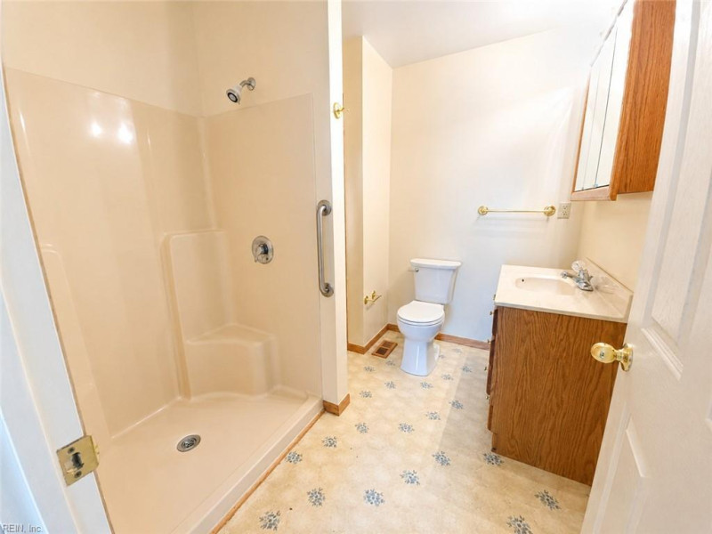 Photo 13 of 19 residential for sale in Hampton virginia