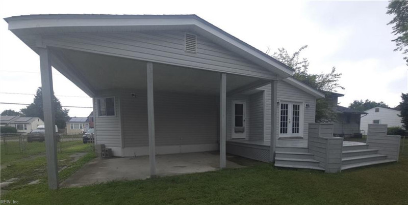 Photo 2 of 19 residential for sale in Hampton virginia