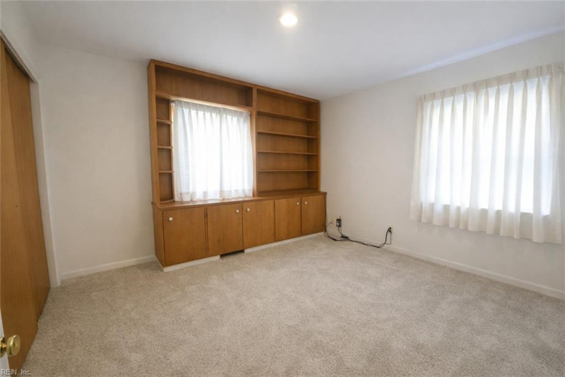 Photo 8 of 19 residential for sale in Hampton virginia