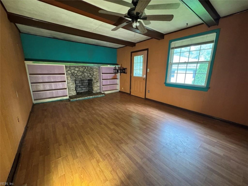 Photo 4 of 6 residential for sale in Virginia Beach virginia