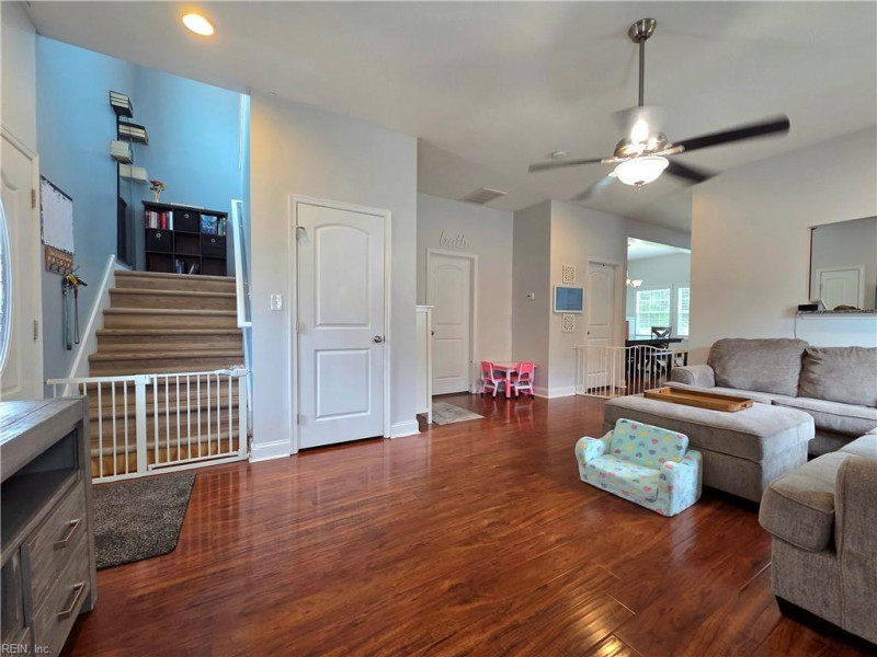 Photo 15 of 41 residential for sale in Hampton virginia