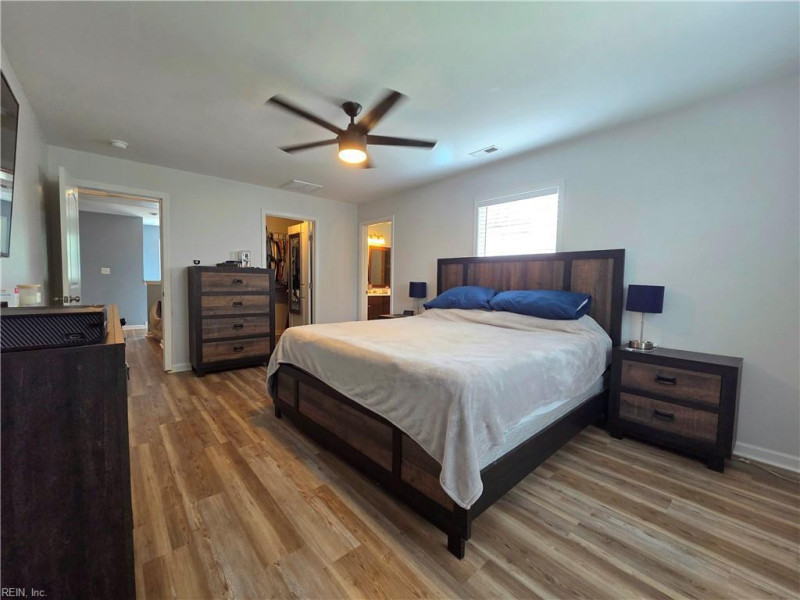 Photo 18 of 41 residential for sale in Hampton virginia