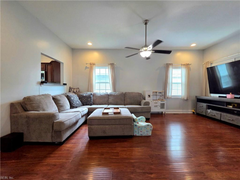 Photo 3 of 41 residential for sale in Hampton virginia