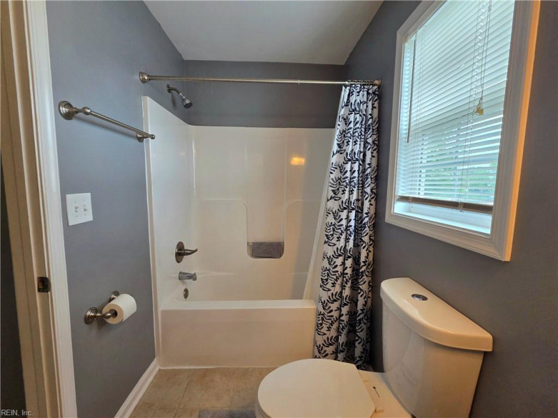 Photo 31 of 41 residential for sale in Hampton virginia