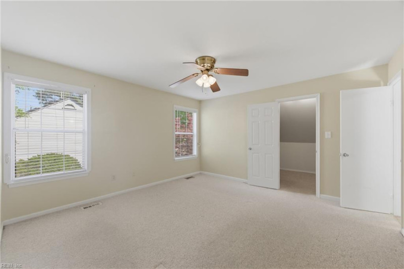 Photo 18 of 25 residential for sale in York County virginia