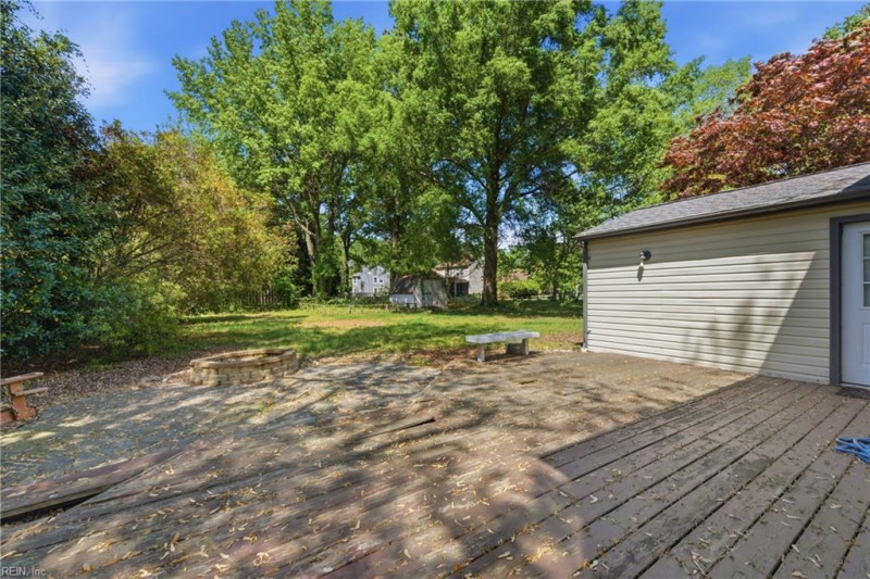 Photo 22 of 25 residential for sale in York County virginia