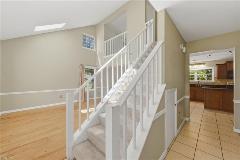 Photo 4 of 25 residential for sale in York County virginia