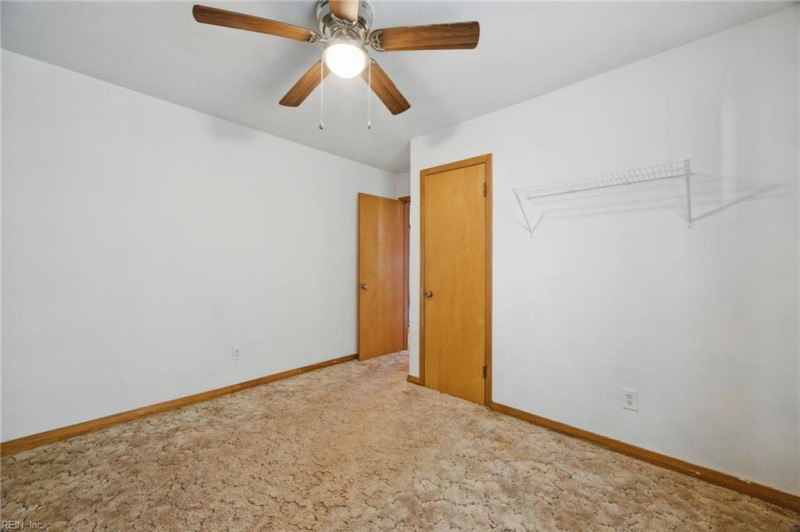 Photo 14 of 32 residential for sale in Hampton virginia