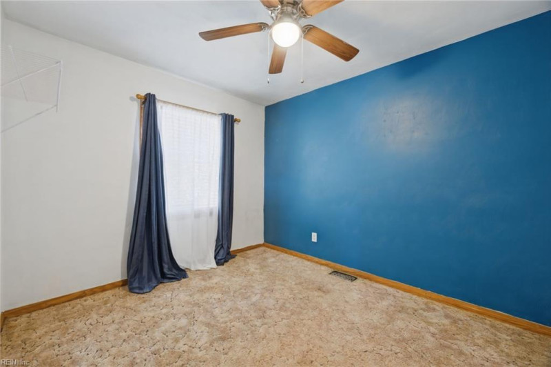Photo 15 of 32 residential for sale in Hampton virginia