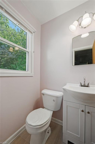 Photo 17 of 32 residential for sale in Hampton virginia