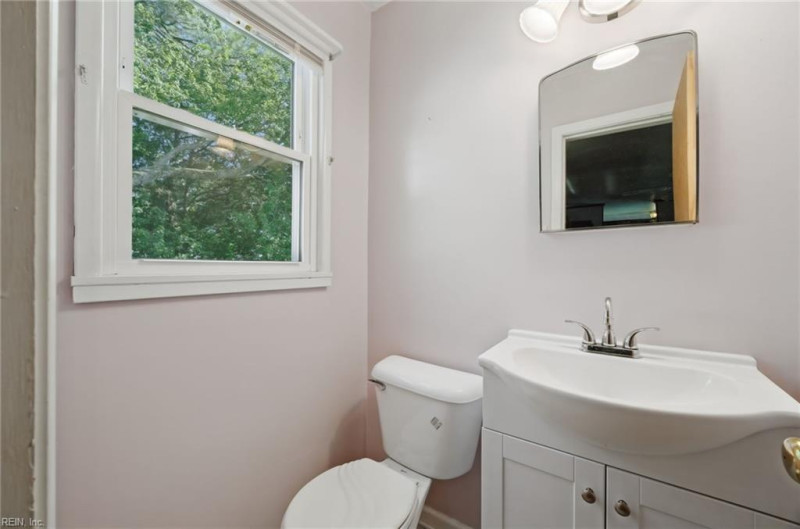 Photo 18 of 32 residential for sale in Hampton virginia