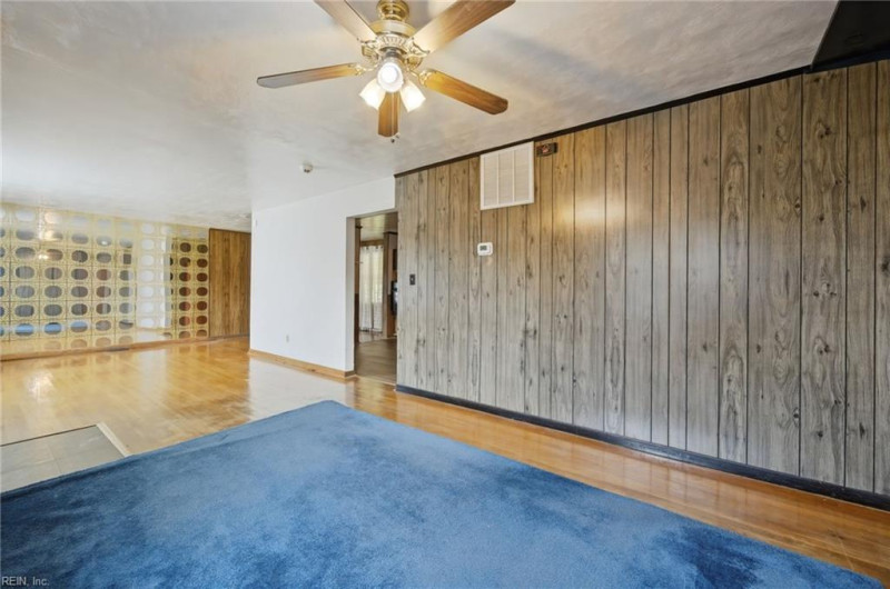 Photo 2 of 32 residential for sale in Hampton virginia