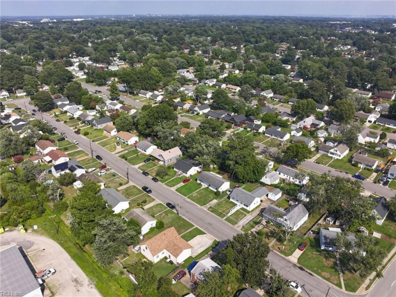 Photo 27 of 32 residential for sale in Hampton virginia