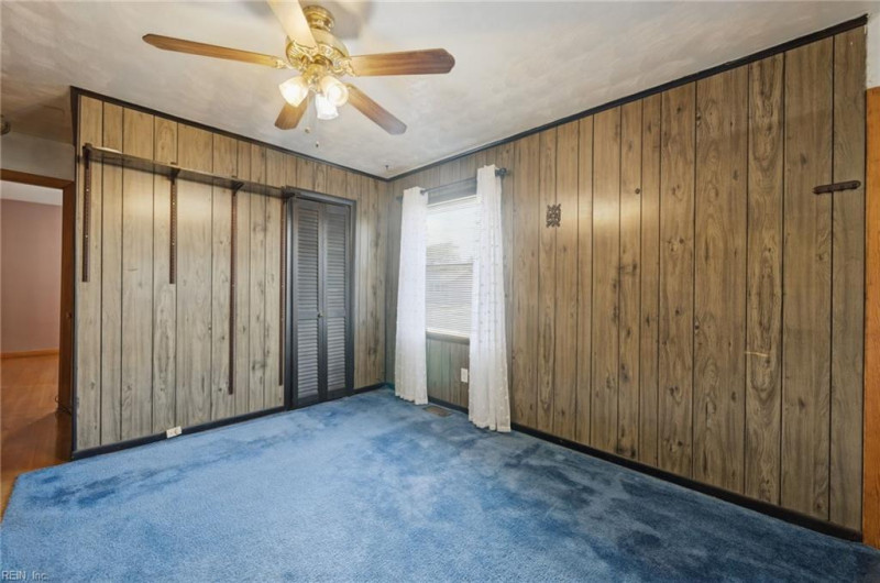 Photo 3 of 32 residential for sale in Hampton virginia