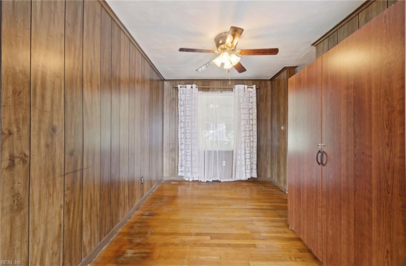 Photo 6 of 32 residential for sale in Hampton virginia