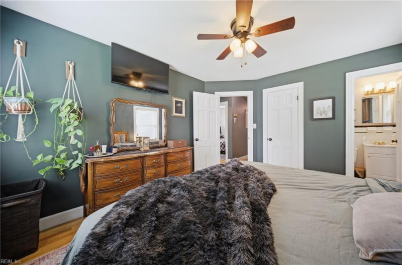 Photo 12 of 31 residential for sale in Portsmouth virginia